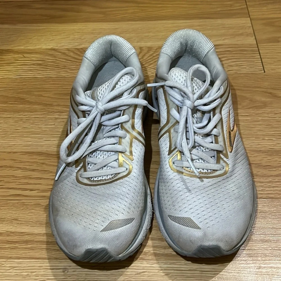 Brooks Adrenaline GTS 20 - Picture 2 of 10